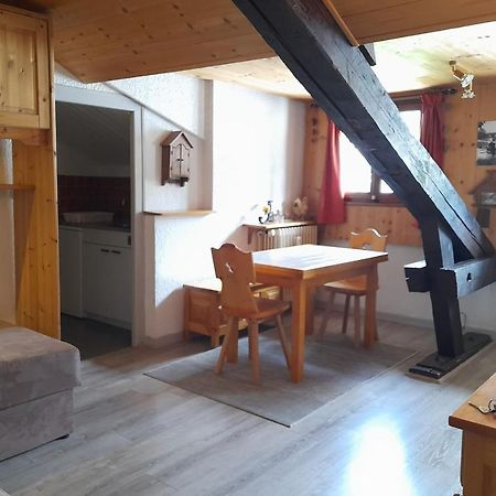 לה קלוסאז Studio In The Center Of The Village מראה חיצוני תמונה