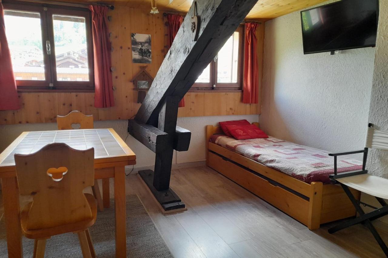 לה קלוסאז Studio In The Center Of The Village מראה חיצוני תמונה